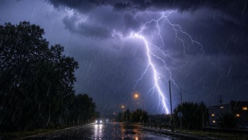IMD Forecast: दिल्ली-NCR समेत कई राज्यों में भारी बारिश का अलर्ट, भीषण गर्मी से मिलेगी राहत
