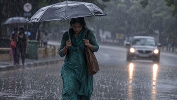 Weather Alert: यूपी-बिहार समेत 10 से अधिक राज्यों में आंधी-तूफान का खतरा, IMD ने जारी किया भारी बारिश का अलर्ट