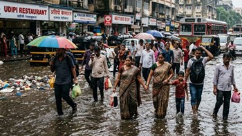 बारिश और फ्लैश फ्लड अलर्ट, कई राज्यों के दर्जनों जिलों में अगले 24 घंटे बेहद संवेदनशील, IMD ने जारी की चेतावनी